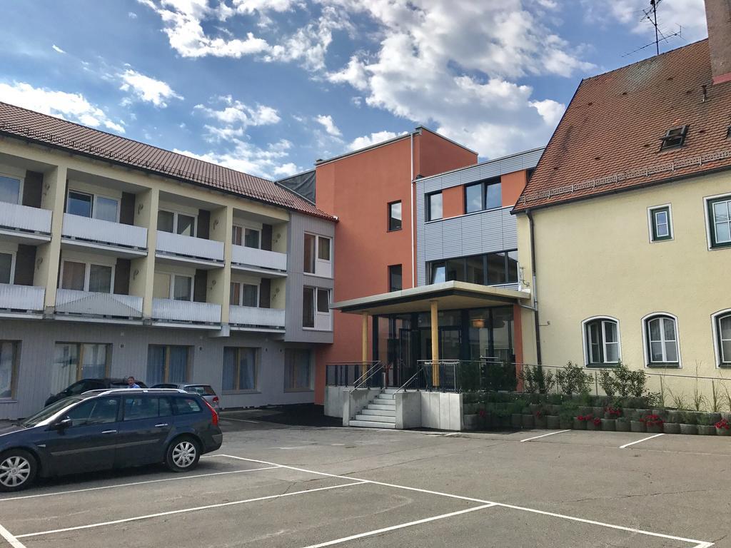 Hotel Zum Hirsch Wertingen Exterior photo