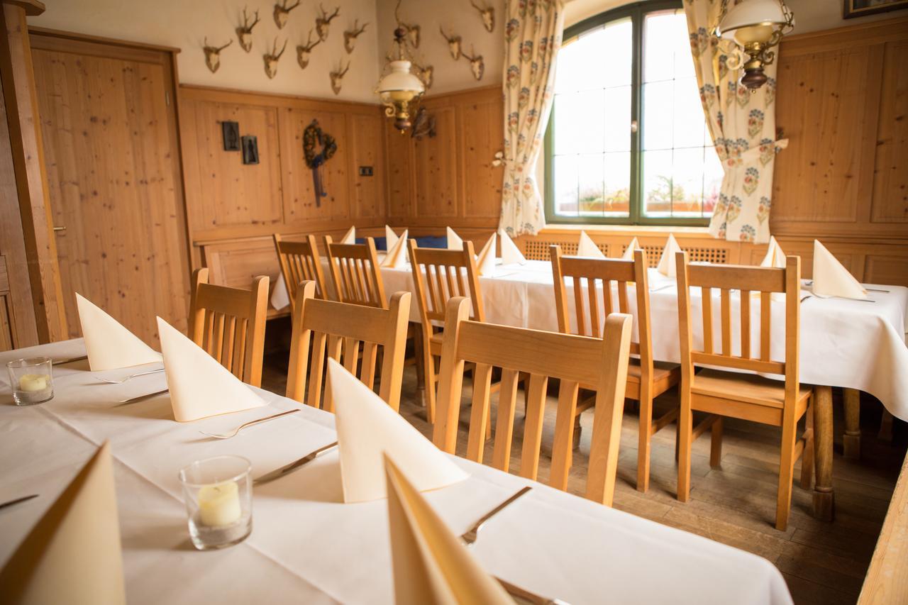 Hotel Zum Hirsch Wertingen Exterior photo